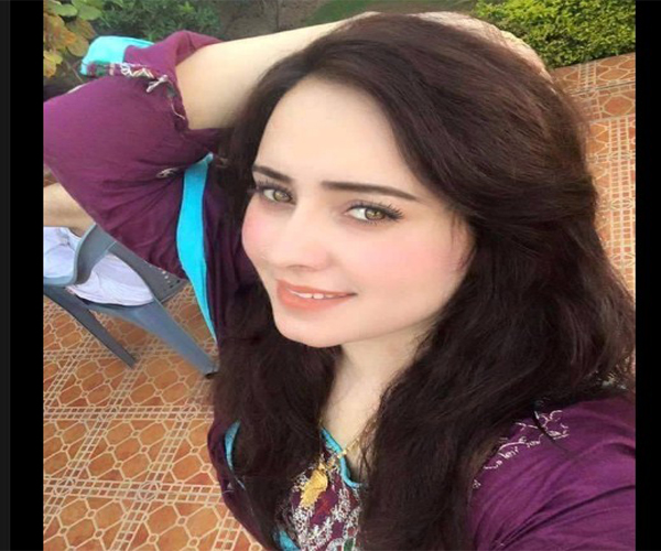 Pakistani Multan Girl Ambreen Real Whatsapp Number Friendship Photo