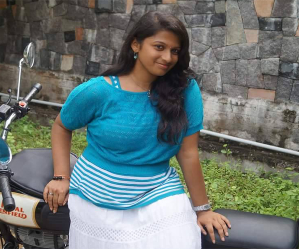 Sri Lanka Colombo Girl Shanthi Ratwatte Whatsapp Number Chat