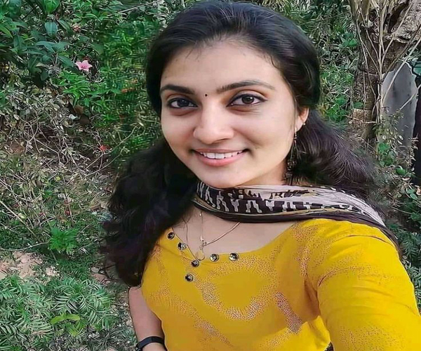 Tamil Chennai Girl Nandika Servai Whatsapp Number Friendship Online